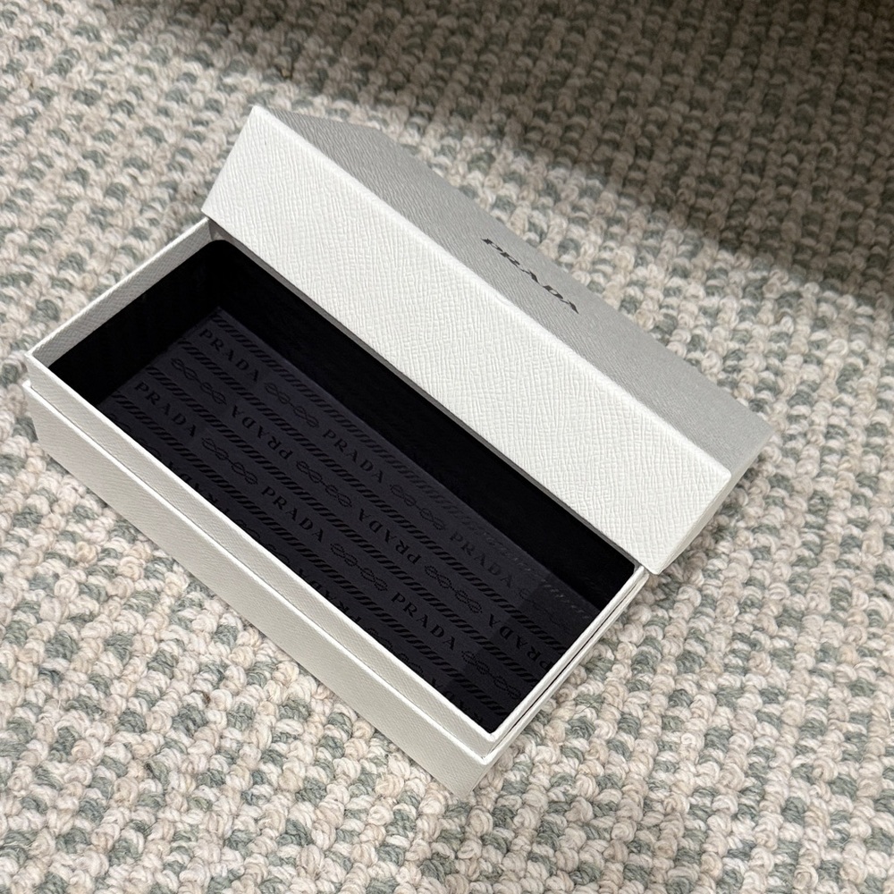 Prada White Box - Picture 2 of 4